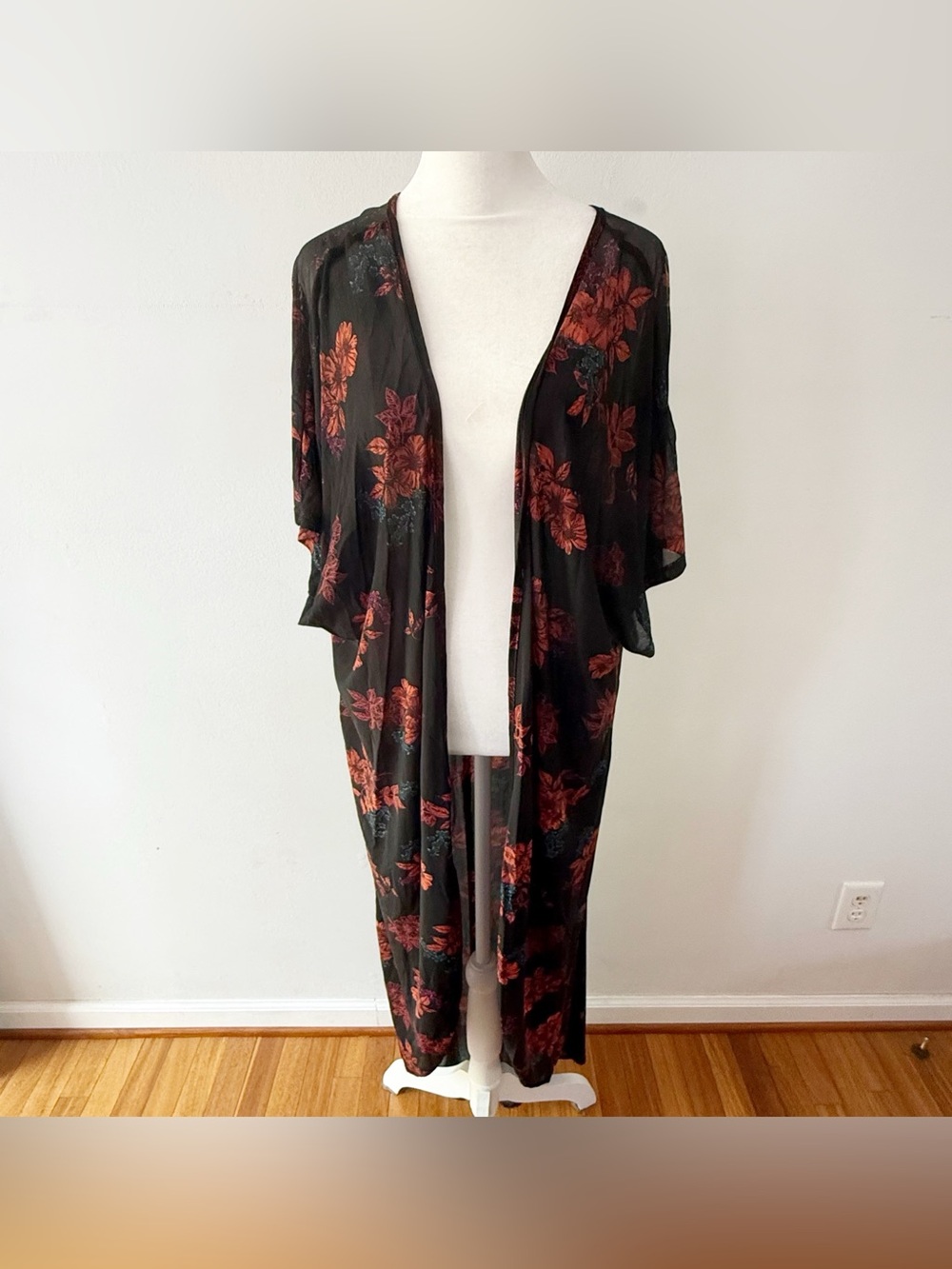 Torrid Women Mesh Floral Open Duster Kimomo Top Size 1/2 Dark Romance Whimsigoth